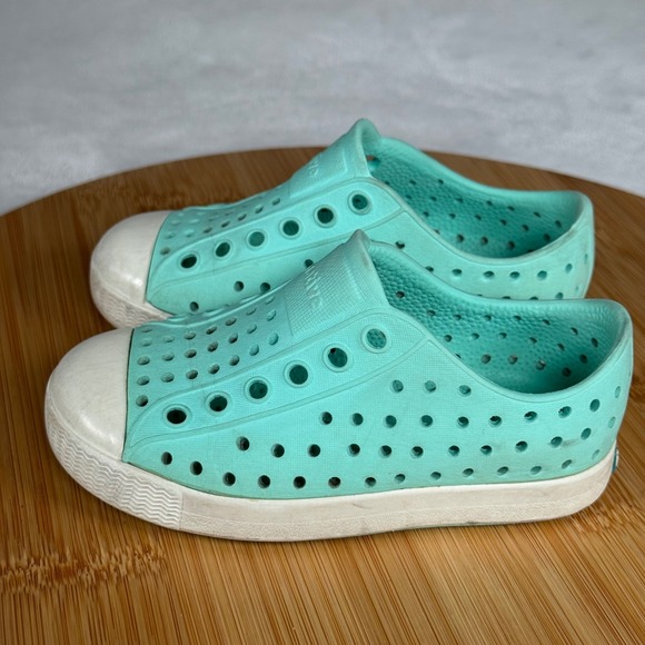 Native Shoes Kids Girl's C7 Aqua Green Slip On‎ Lightweight Casual Sneakers - Picture 5 of 10